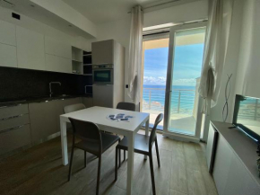 Splendido trilocale deluxe vista mare, box e piscina - Poggio Fiorito apt